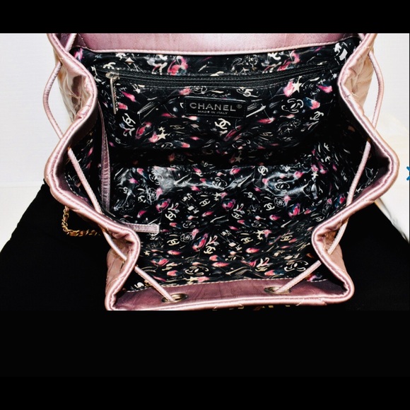 CHANEL BACKPACK - Picture 6 of 9